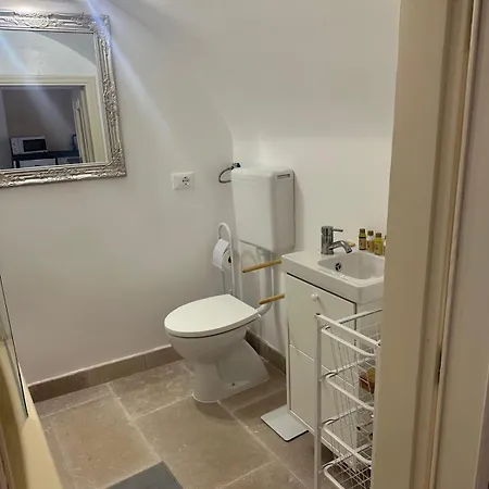 Casa Clemence بيت للعطل